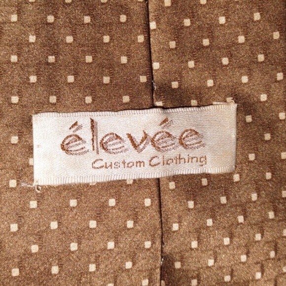 Elevee Brown & White Polka Dot 100% Silk Neck Tie - Picture 3 of 4